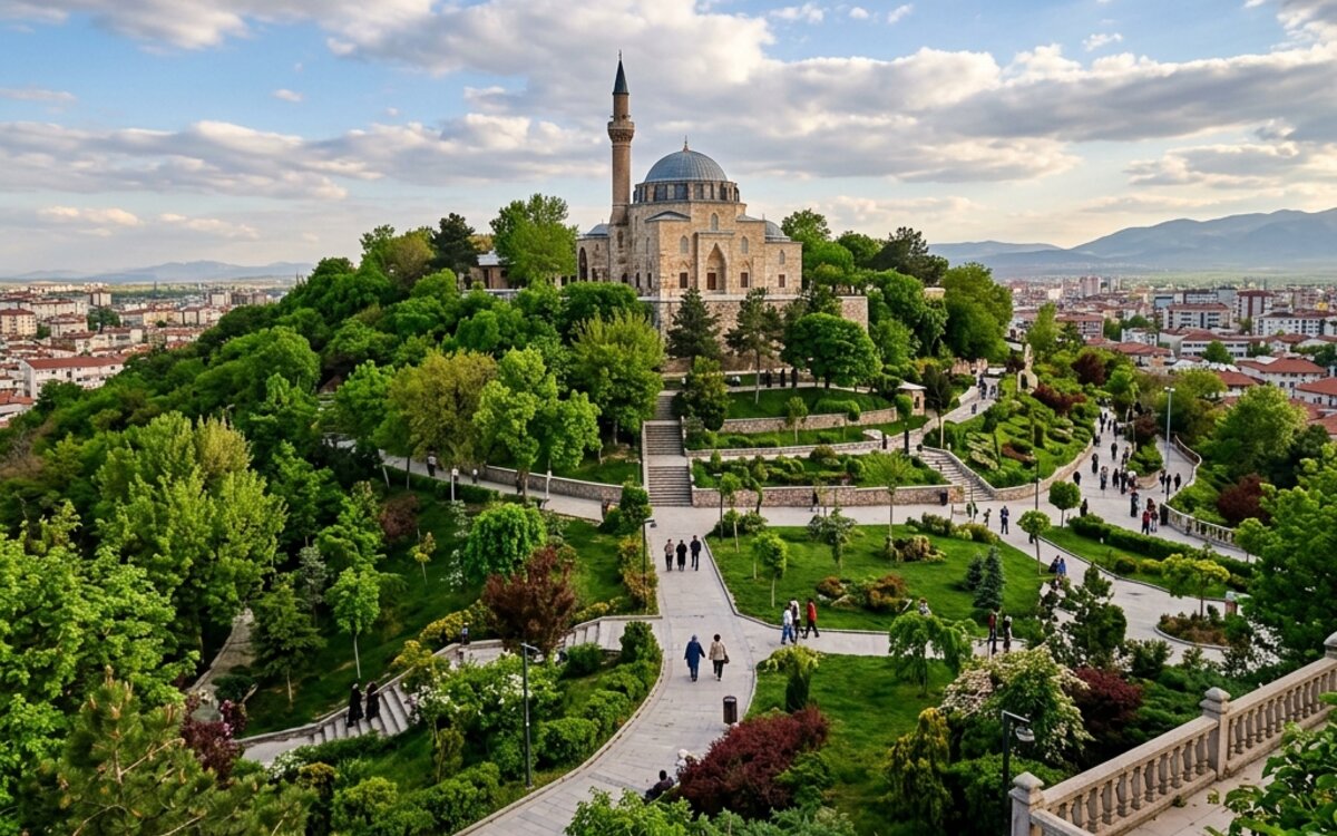 Alaeddin Tepesi ve Alaeddin Camii: Selçuklu’nun Zirvesi