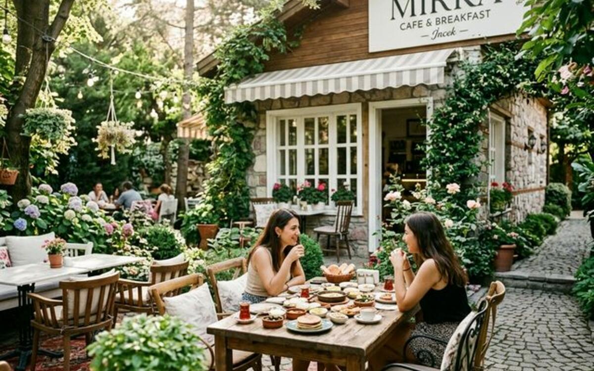 İncek Bulvarı Üzerindeki Modern Yapılar ve Yeşil Çevre